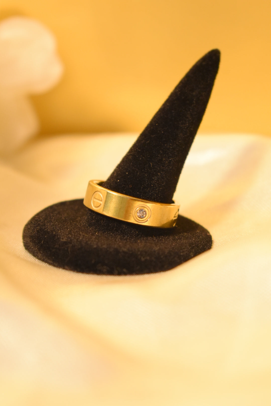 Gold Ring with diamond Stone