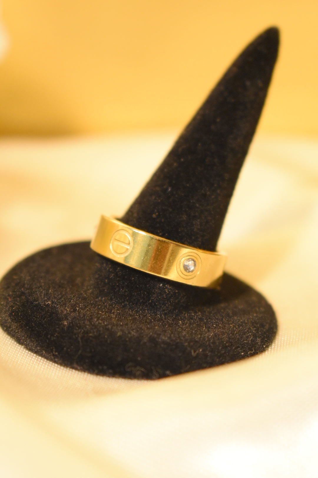 Gold Ring with diamond Stone