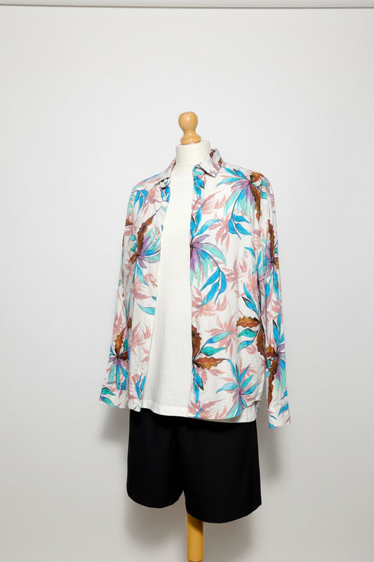 US Petrol Leaf Pattern Long Sleeve Button-Down Shirt – Size Medium