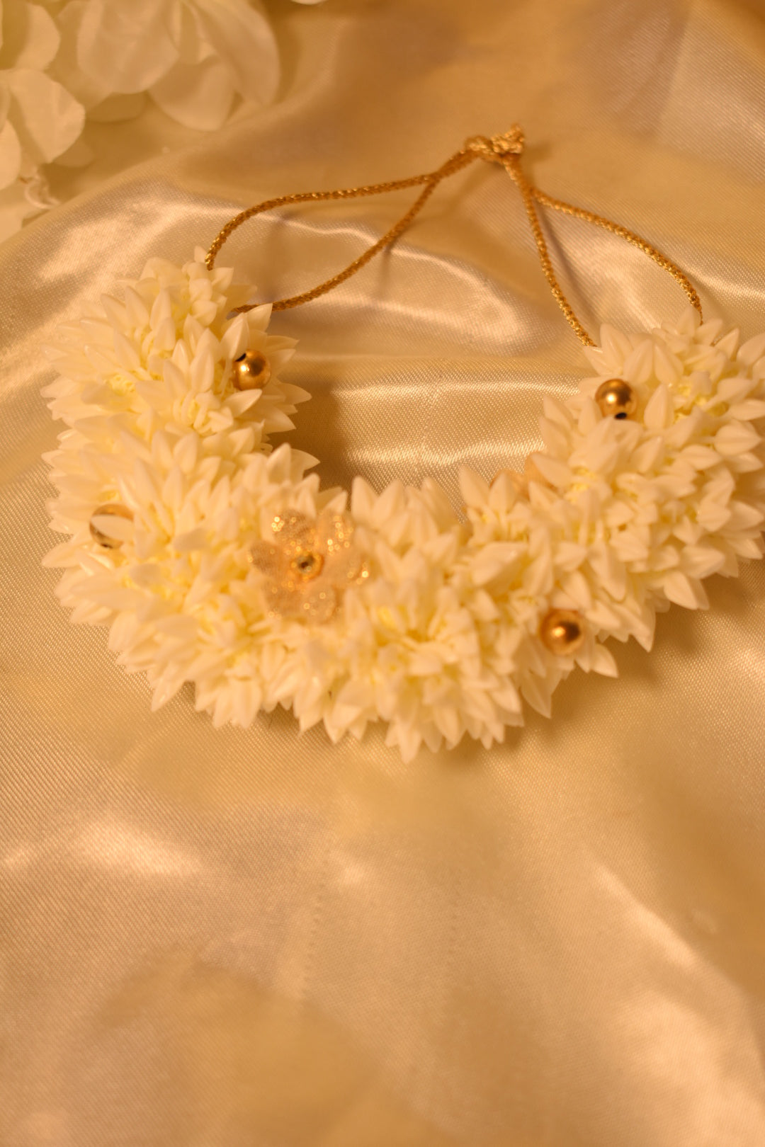 Plastic jasmine hair accessories with Gold Flower Detail