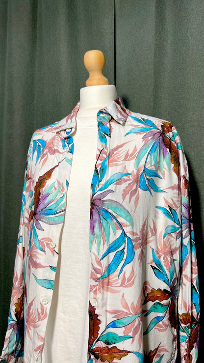 US Petrol Leaf Pattern Long Sleeve Button-Down Shirt – Size Medium