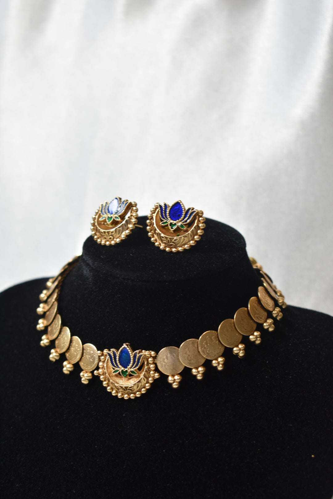 Blue Lotus Choker Necklace & Earring Set