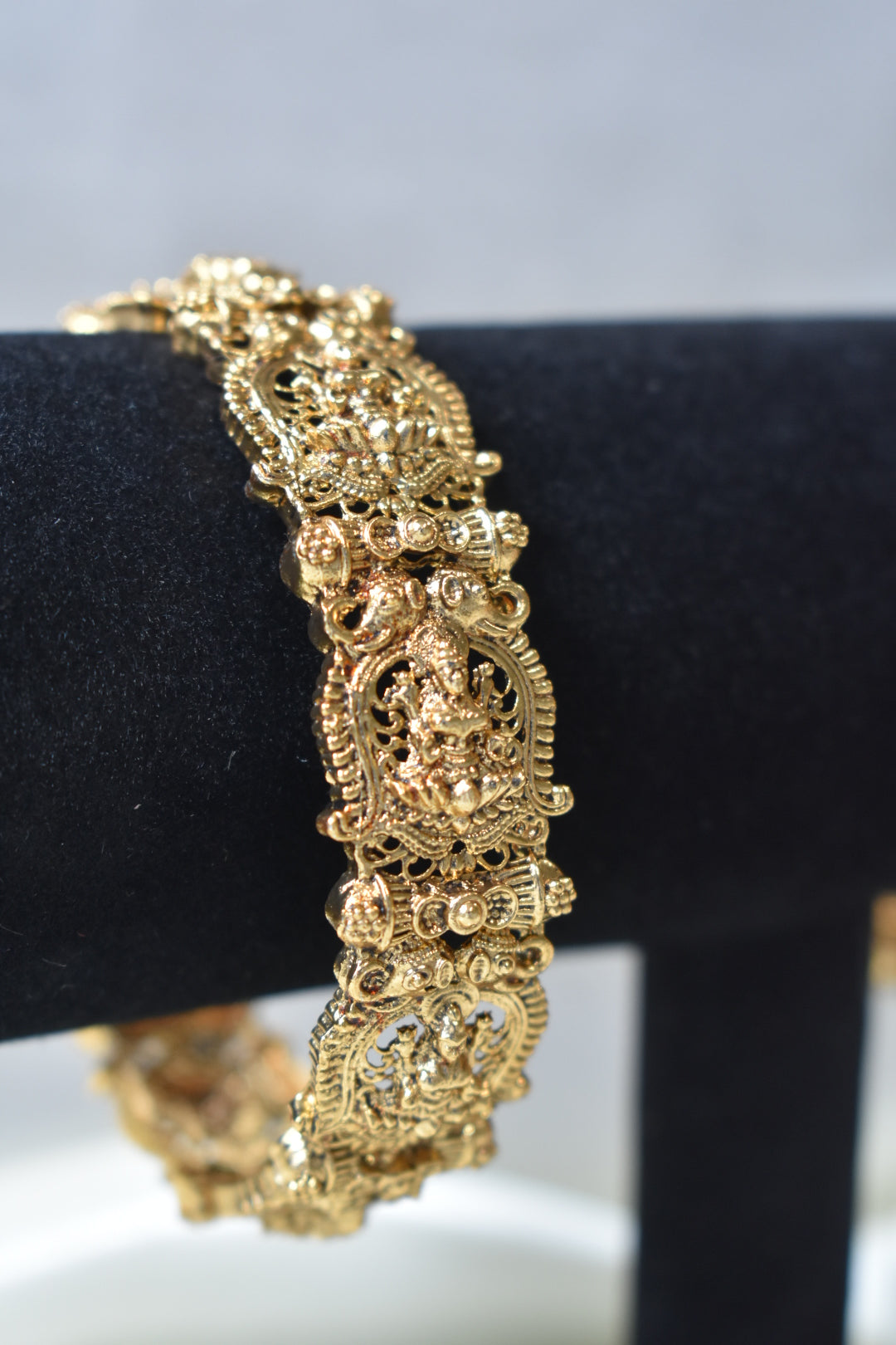Idol Shaped Gold Bangles