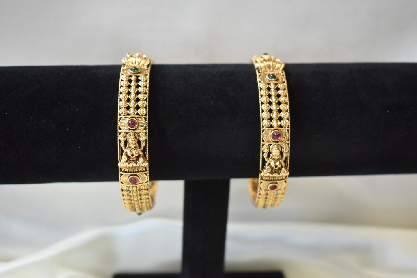 Idol Shaped Gold Bangles